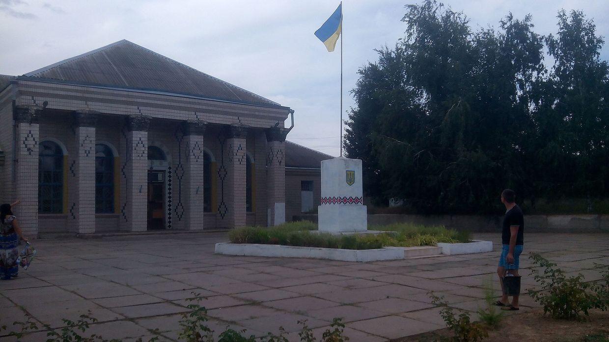 Russian missile strike against Kherson Oblast enterprise kills 1 civilian, injures 1