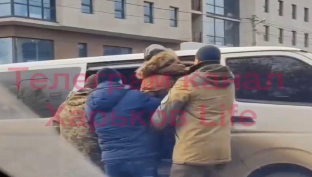Governor: Law enforcement investigates report of alleged enlistment officers pushing man into van