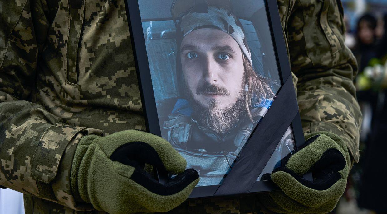 Ukrainians pay tribute to fallen soldier and poet Maksym Kryvtsov (Photos)
