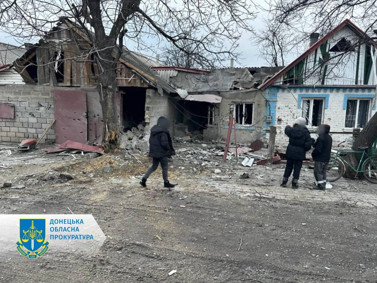 Russian attacks over past day kill 3 civilians across Ukraine, injure 4