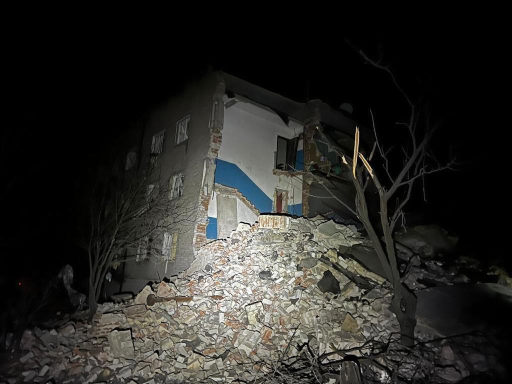 Governor: 5 bodies found under rubble of destroyed building in Donetsk Oblast