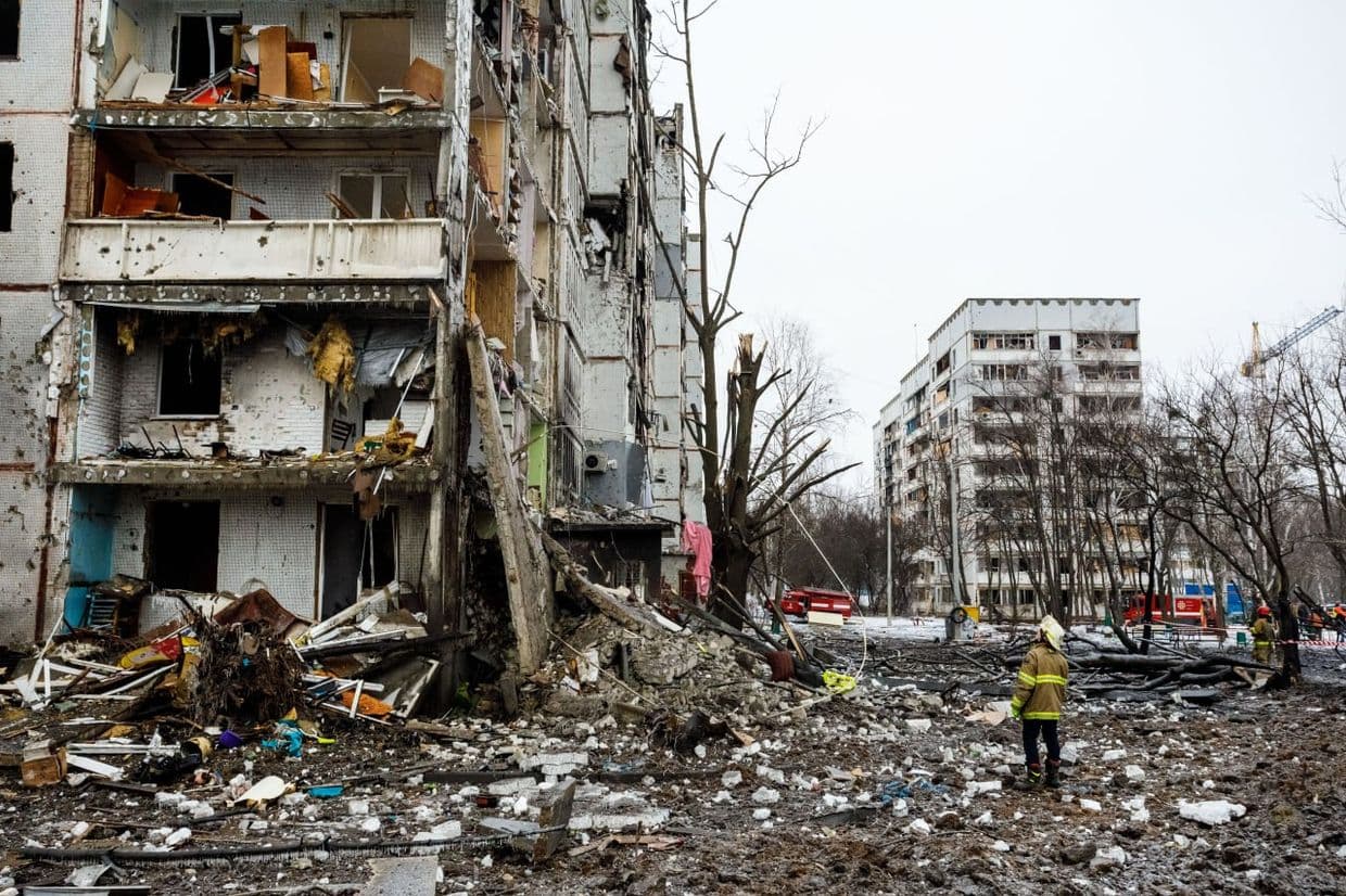 Russian attacks kill 14, injure 97 in Ukraine over past day