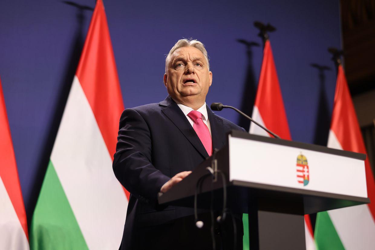 FT: NATO's B9 group considers barring Hungary from meetings