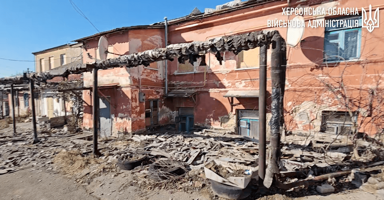 Russian attack on Kherson kills 1, injures 2