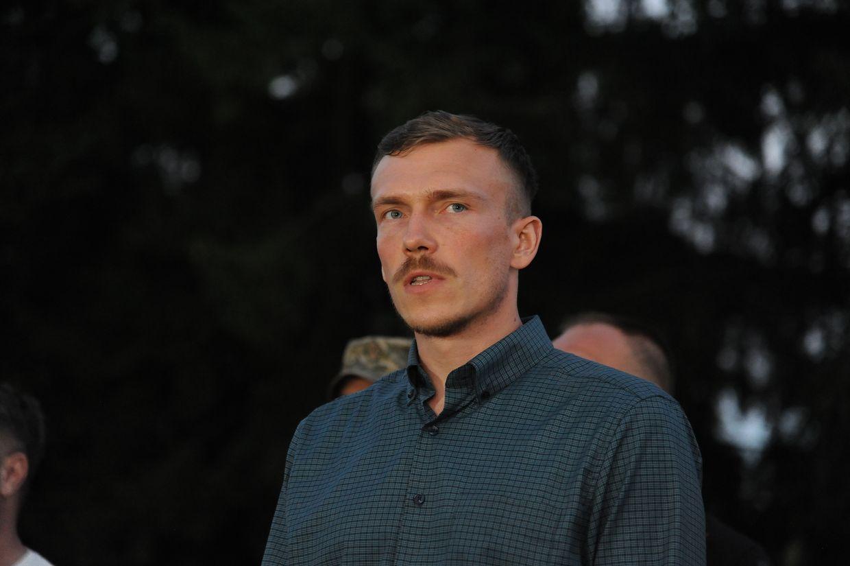 Azov commander says more than 900 defenders of Mariupol remain in captivity