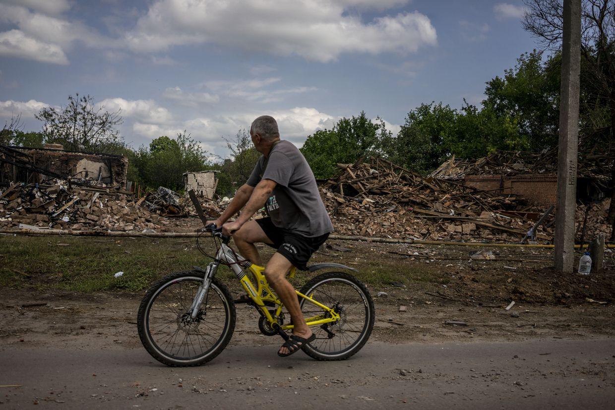 Governor: Russian attacks kill 4, wound 6 in Donetsk Oblast