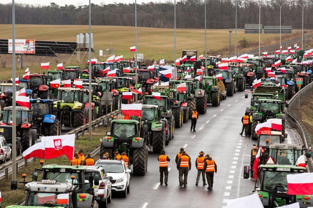 Border Guard: Polish protesters block buses at Medyka-Shehyni crossing