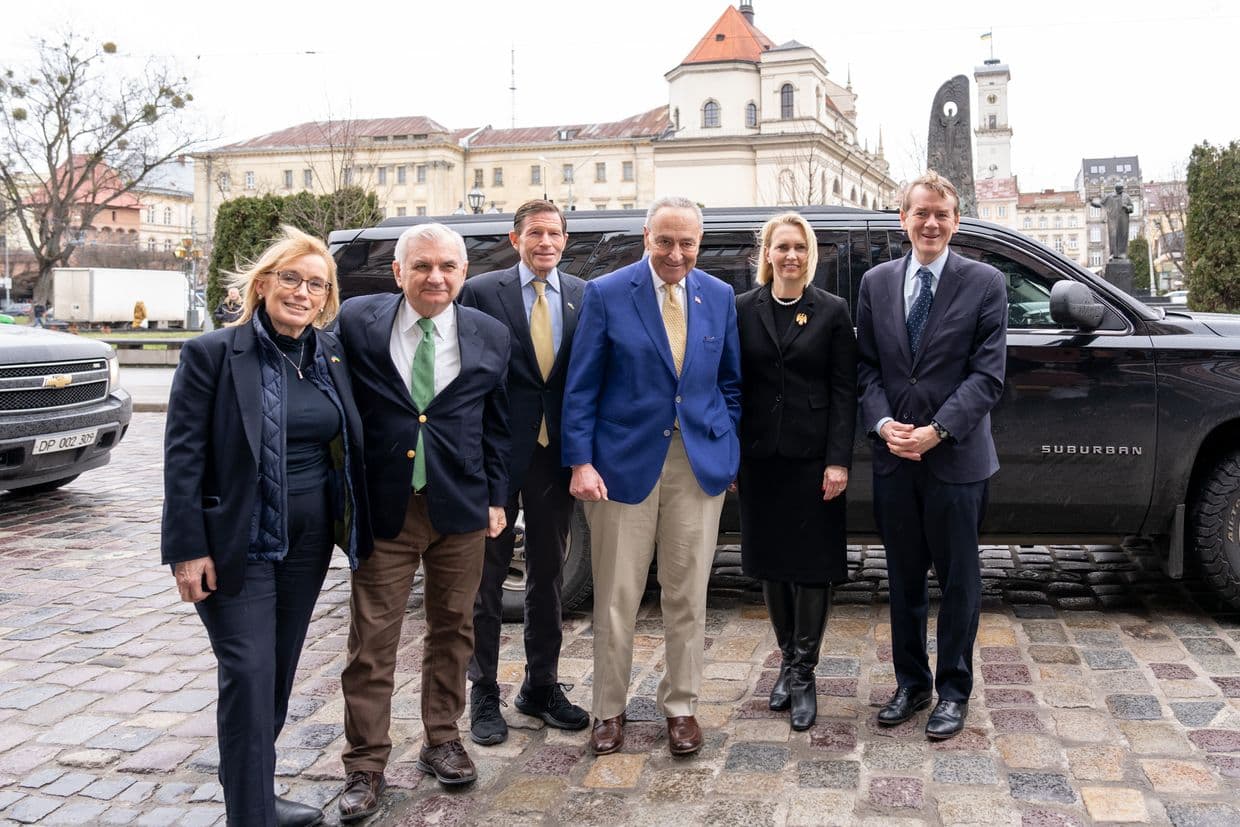 US Senate Majority Leader arrives in Lviv for talks with Zelensky