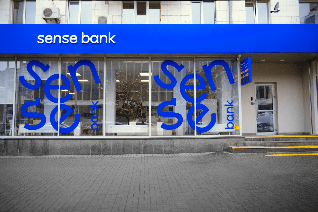 Global IT outage affects Ukrainian bank, telecoms