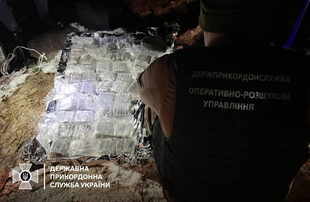Drone with 22 kilograms of drugs brought down by border guards in Ukraine