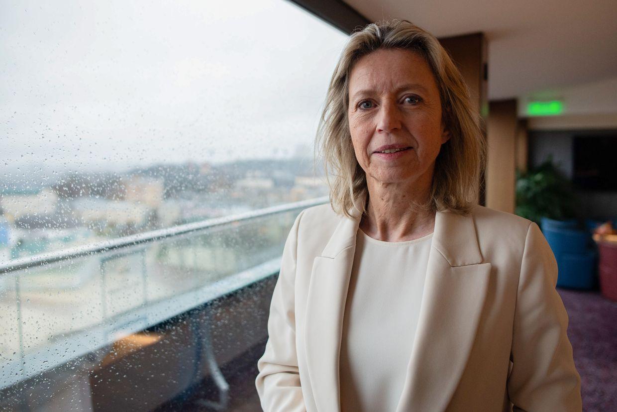 Dutch defense minister: You don't start negotiations with gun pointed at your head
