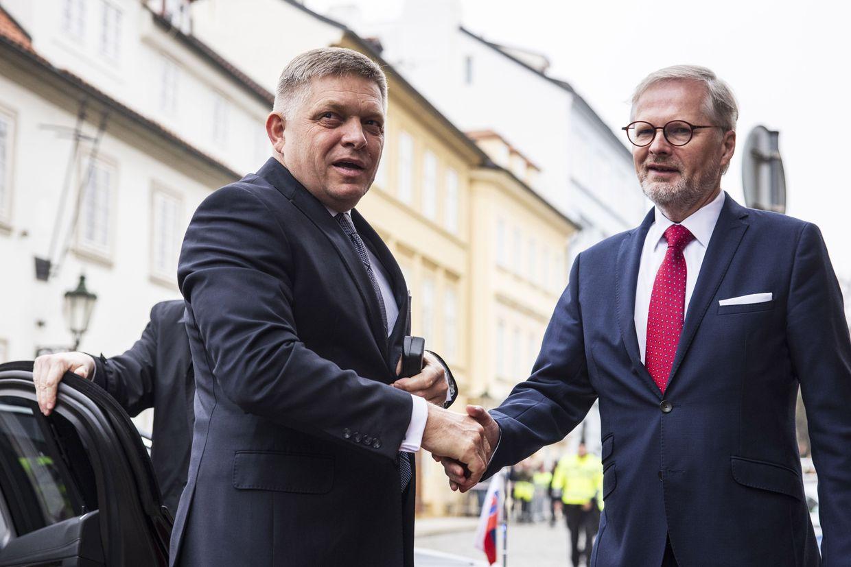 Media: Fiala didn't disclose details on Czech-led shell initiative for Ukraine in Fico's presence