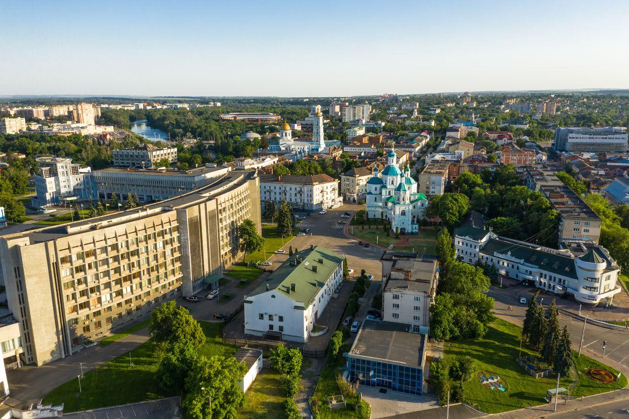 Russian missile attack on Sumy outskirts kills woman