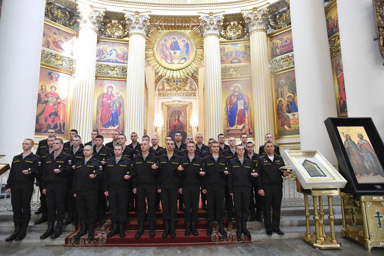 Putin signs decree to conscript 150,000 Russians for military service