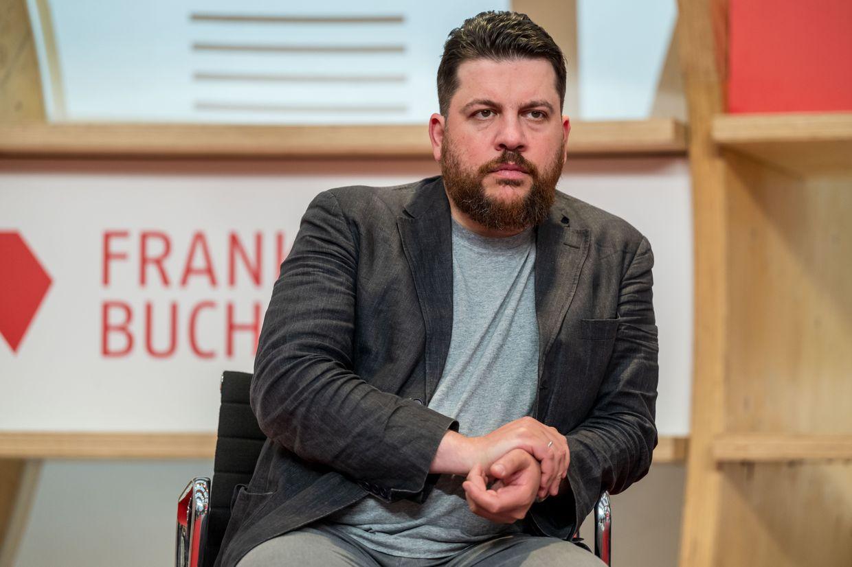 Navalny's ex-chief of staff Volkov vows to continue his work after hammer attack, blames Putin
