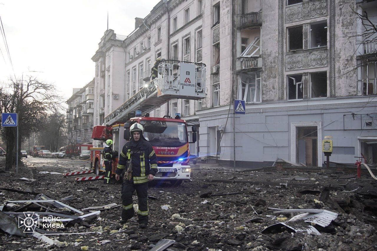 Russian attacks against Ukraine kill 9, injure 37 over past day