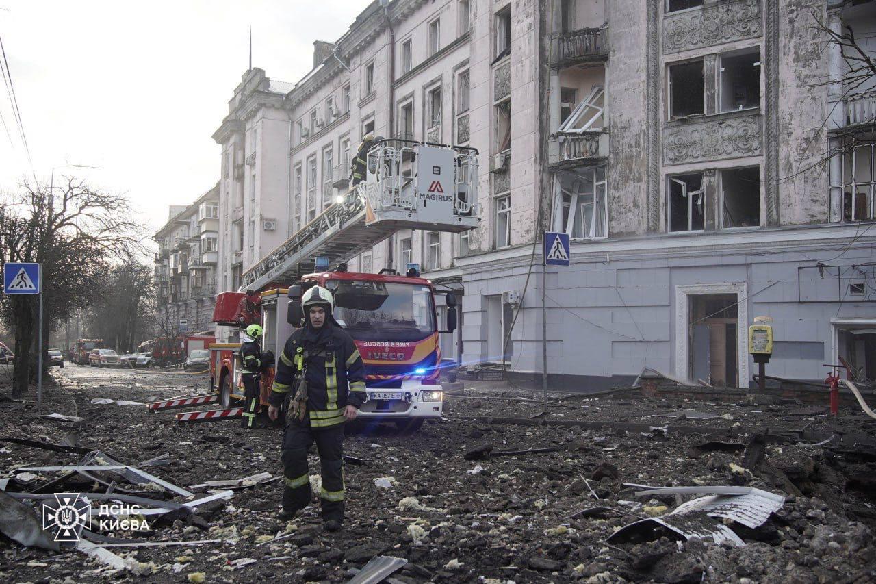 Russian attacks against Ukraine kill 9, injure 37 over past day