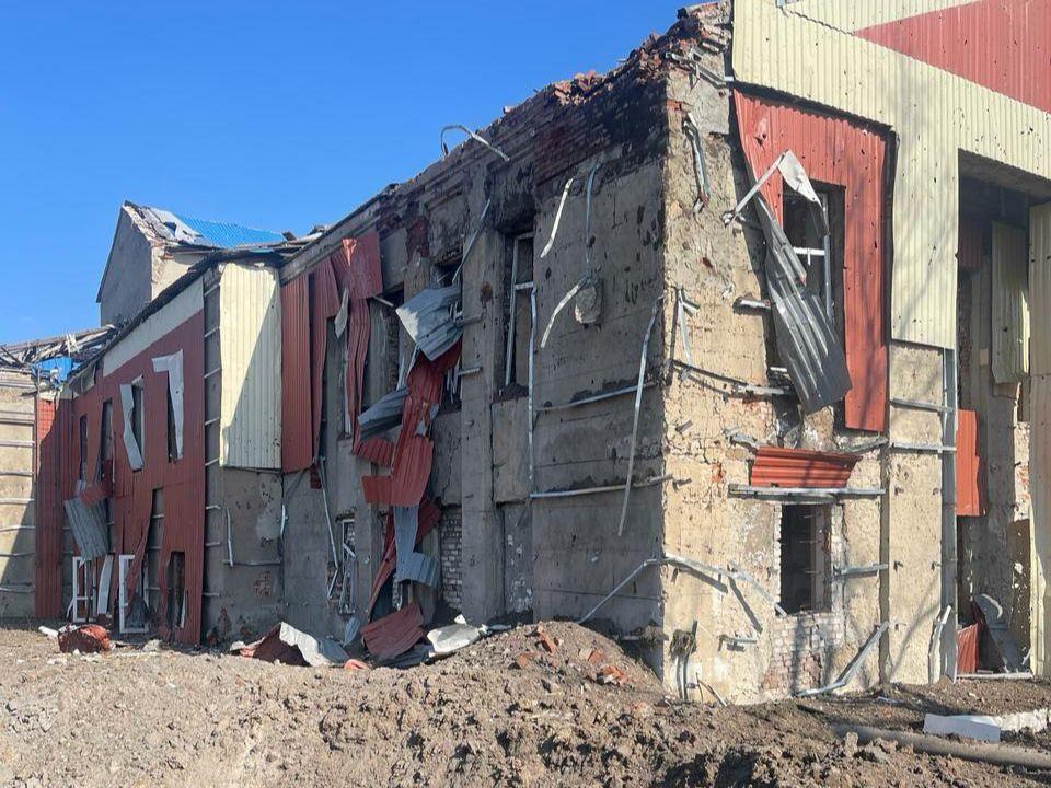 Russian attacks on Donetsk, Kherson oblasts kill 2, injure at least 3