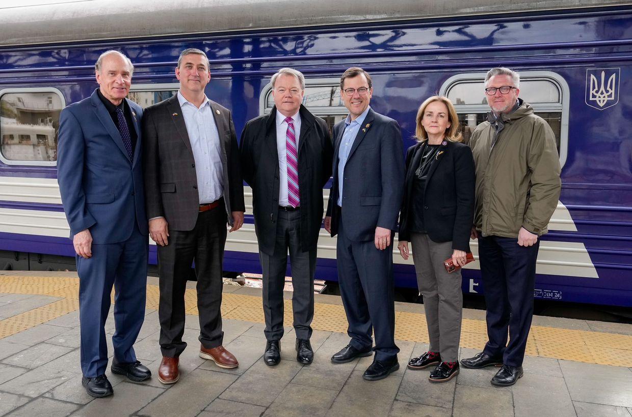 Bipartisan delegation of US lawmakers arrives in Kyiv