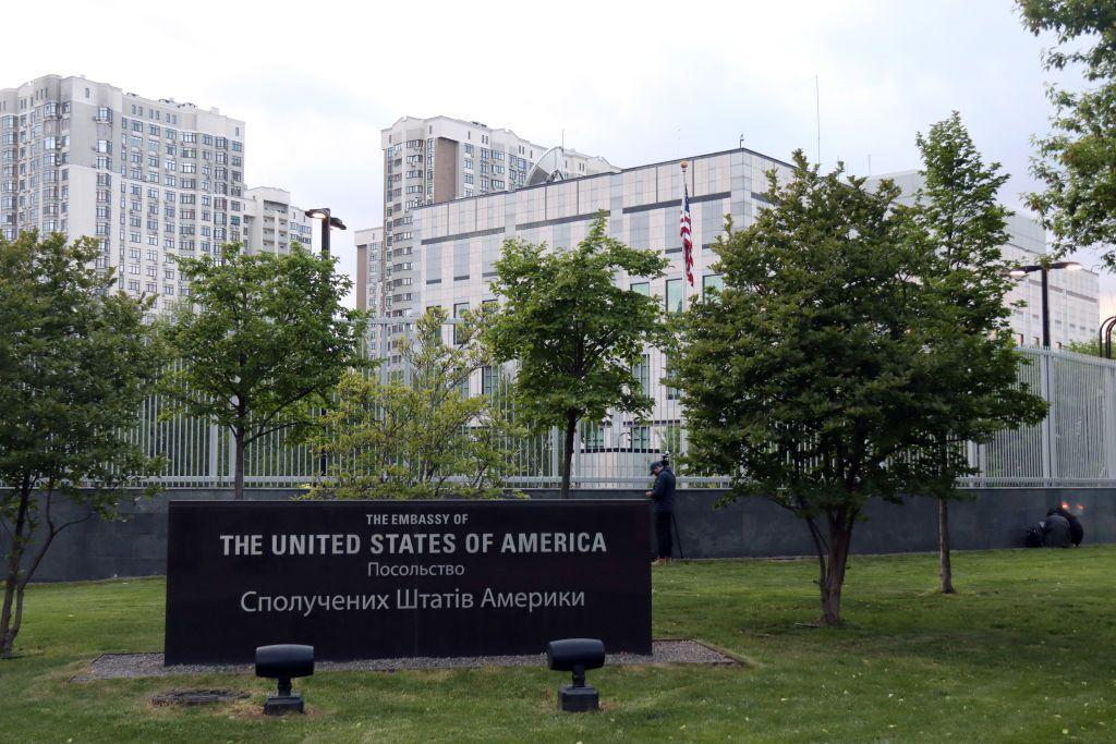Politico: US considers deploying extra military advisers to Ukraine