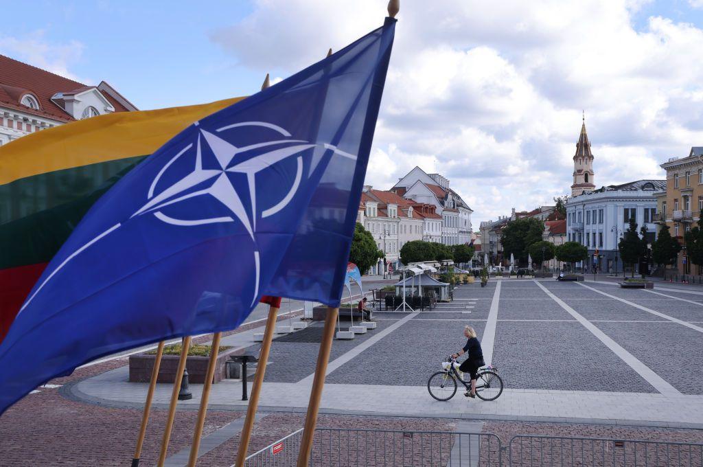 Poll: More than half of Lithuanians opposed to any kind of military deployment to Ukraine