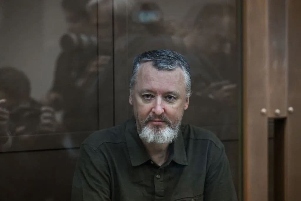 Russian ex-warlord asks to fight in Ukraine