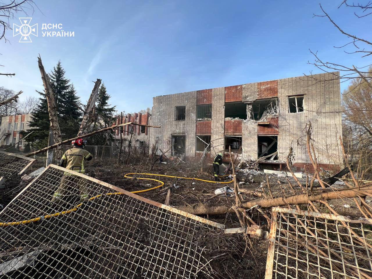 An educational institution that came under a Russian missile attack in Dnipro, Dnipropetrovsk Oblast, on April 2, 2024.
