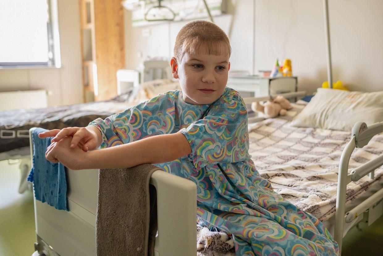 ‘Why does everyone have 2 legs but me?’ Children learn to live with prosthetics after being injured by Russia's war