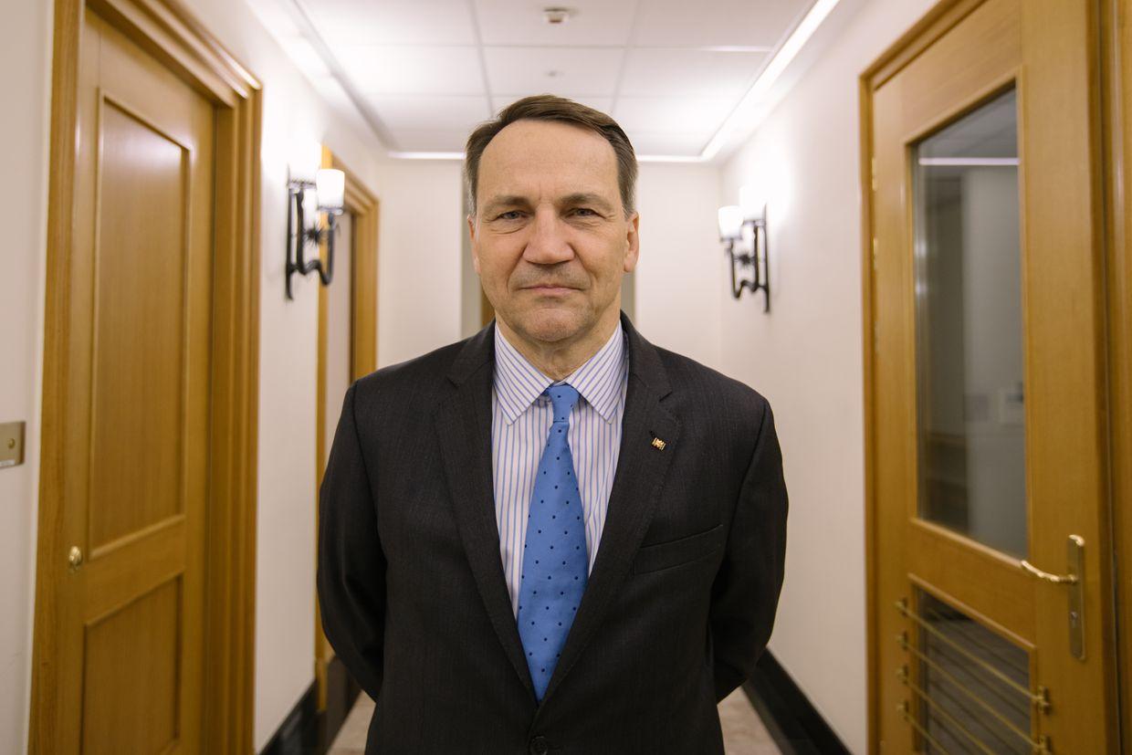 Polish FM: Returning draft-aged men to Ukraine is 'ethically ambiguous'