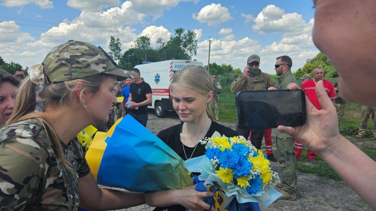 75 Ukrainian prisoners brought back from Russian captivity