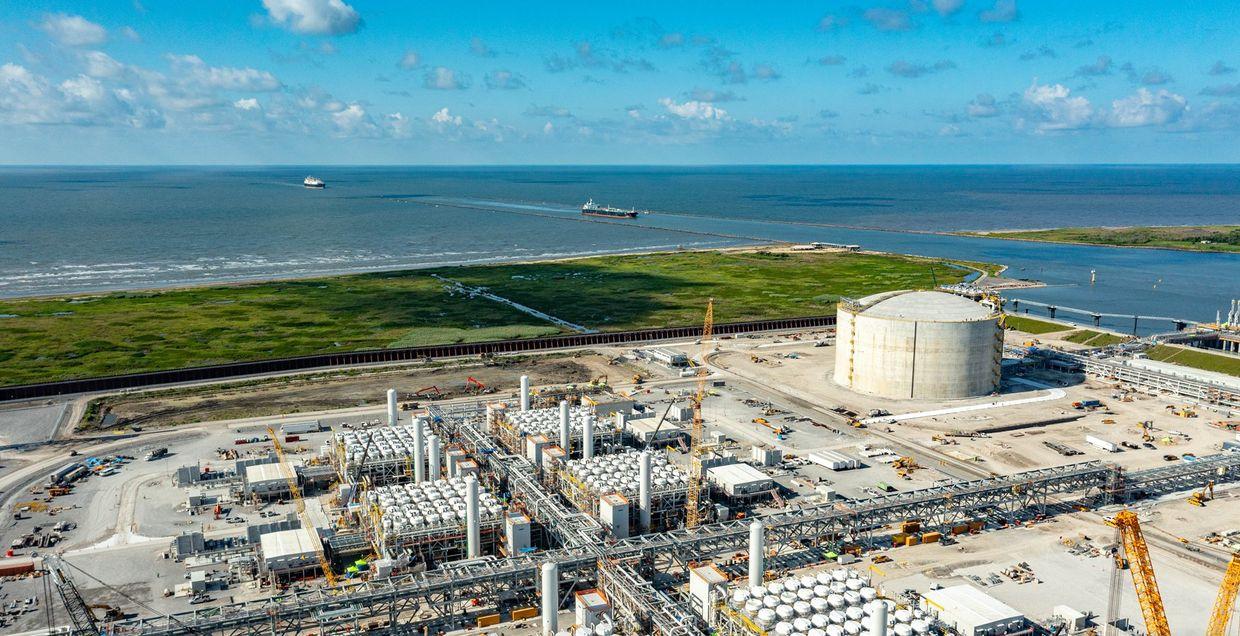 FT: Ukraine signs first major deal with US company for LNG supplies