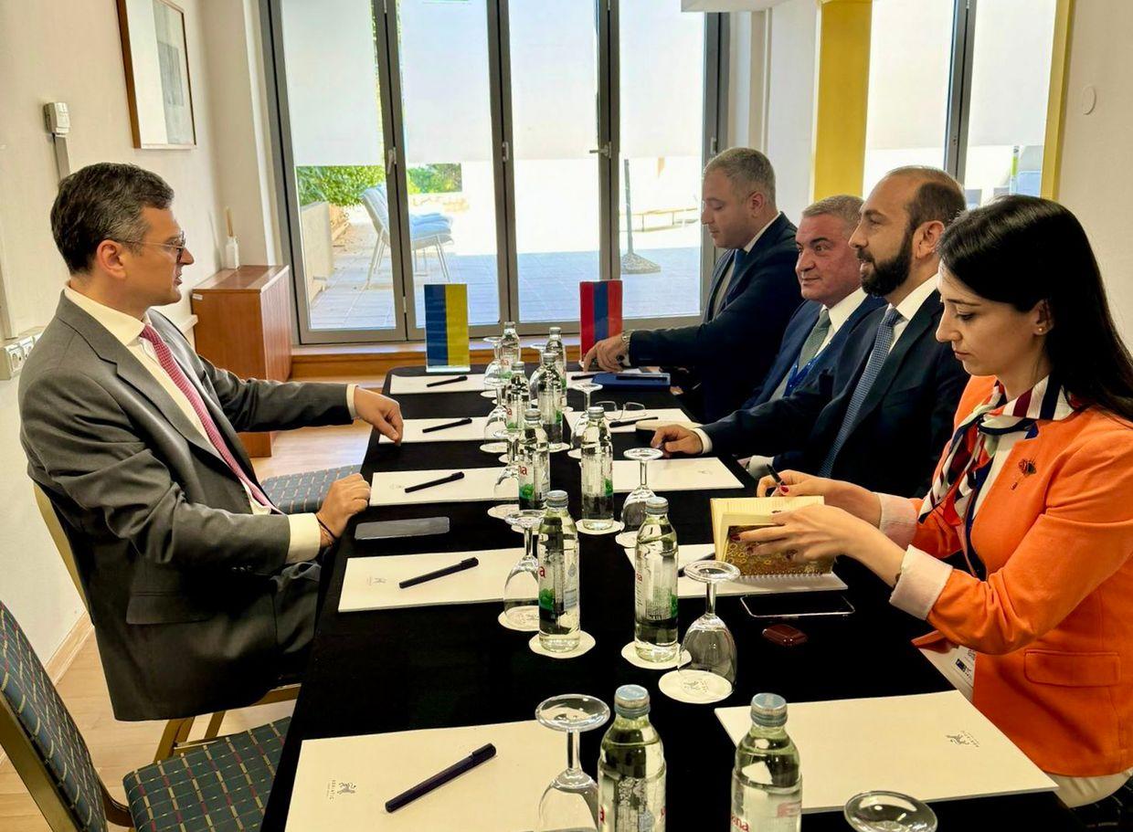 Kuleba meets Armenian minister as Yerevan drifts away from Moscow