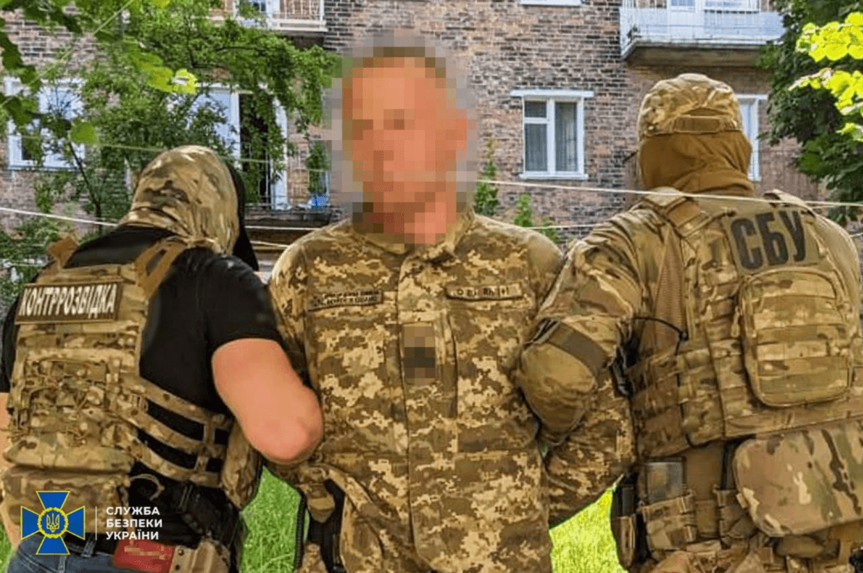 SBU detains alleged Russian 'mole,' accuses him of revealing sensitive Belarus border info