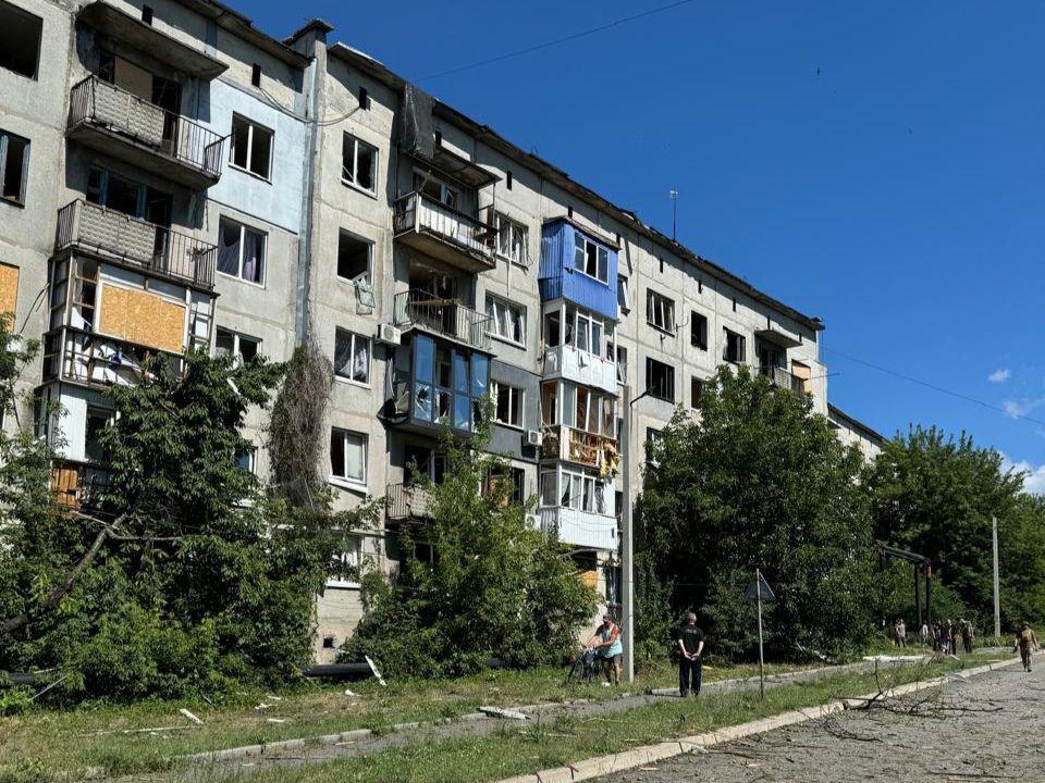 Russian guided bomb attack on Donetsk Oblast town kills 2, injures 3