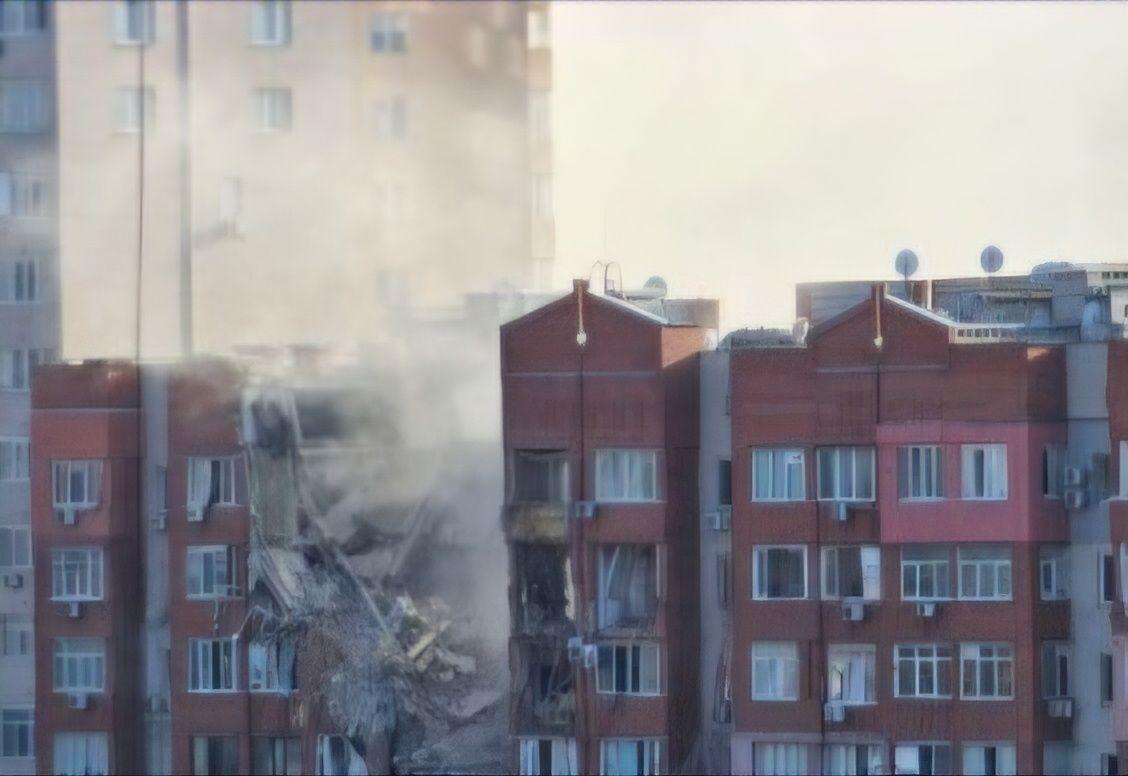 Russia hits nine-story residential building in downtown Dnipro, killing at least 1, injuring 12