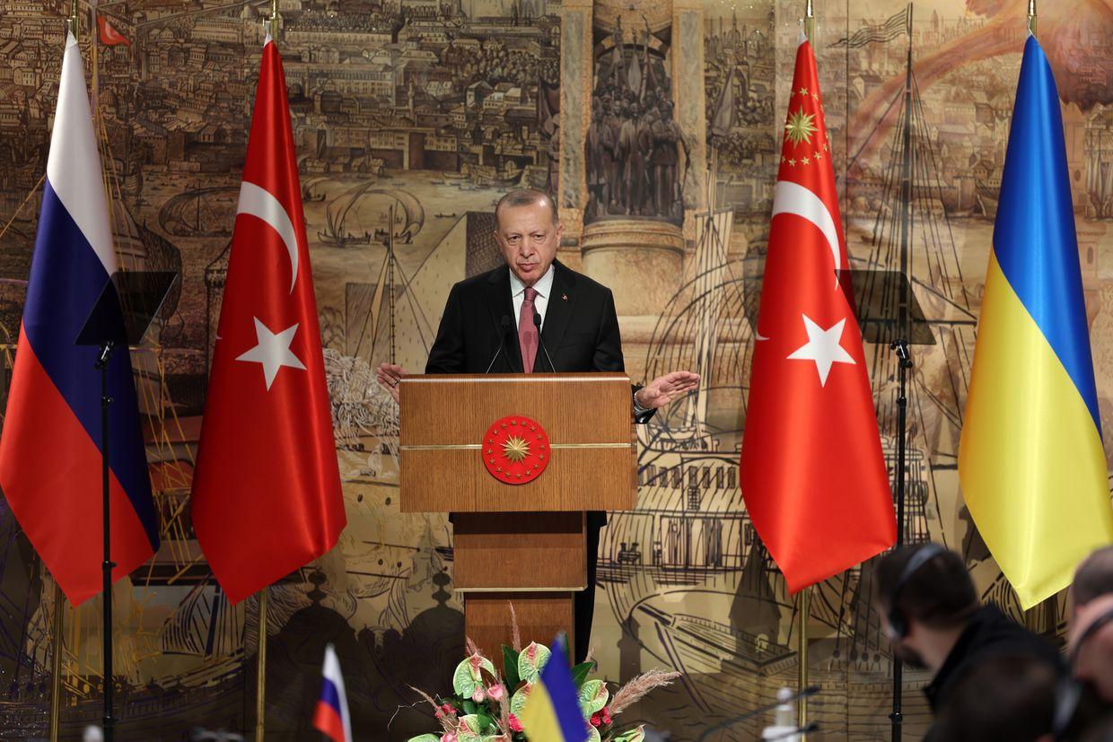 Turkish President Recep Tayyip Erdogan speaks ahead of the peace talks between delegations from Russia and Ukraine
