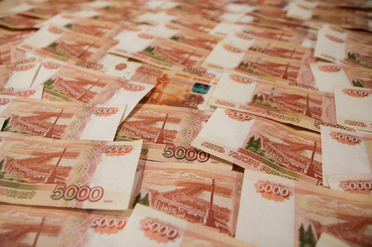 Bloomberg names 12 oligarchs who earn billions in payouts from Russia's war economy