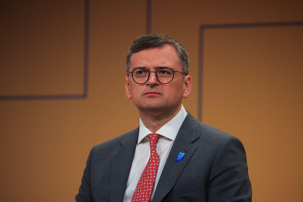 Destruction of Russian bombers halt Russia's advance on battlefield, Kuleba says