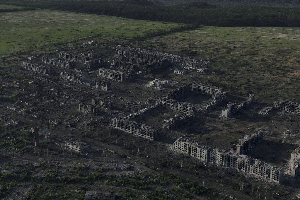 Russian attack on Chasiv Yar kills 5