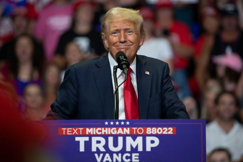 Trump calls Putin, Xi 'smart, tough' leaders at campaign rally
