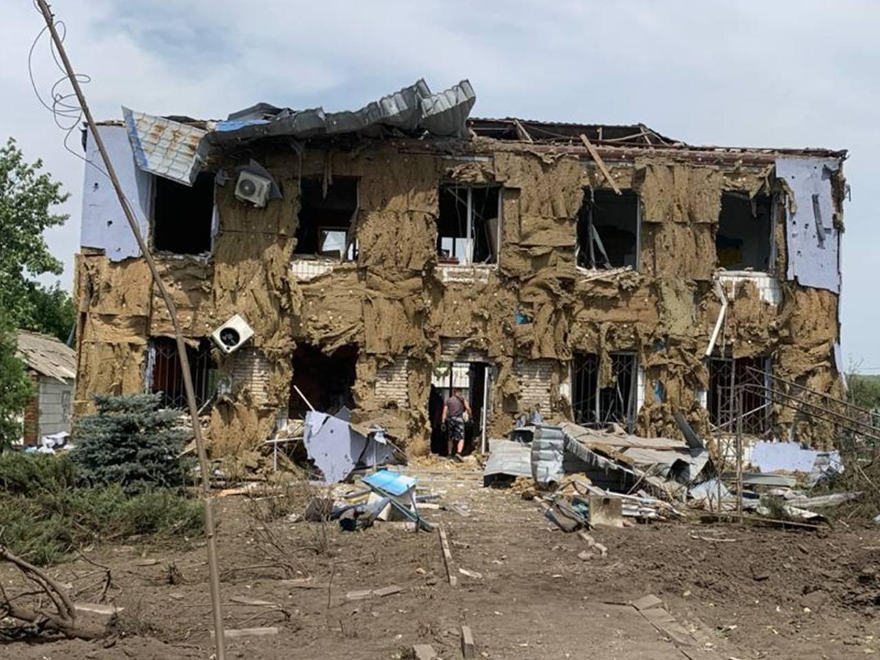 Russian attack on Donetsk Oblast kills woman, injures 20 people