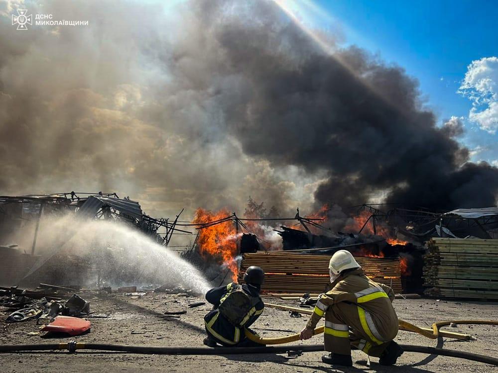 Russia attacks city of Voznesensk in Mykolaiv Oblast, killing 1, injuring 8, including mayor