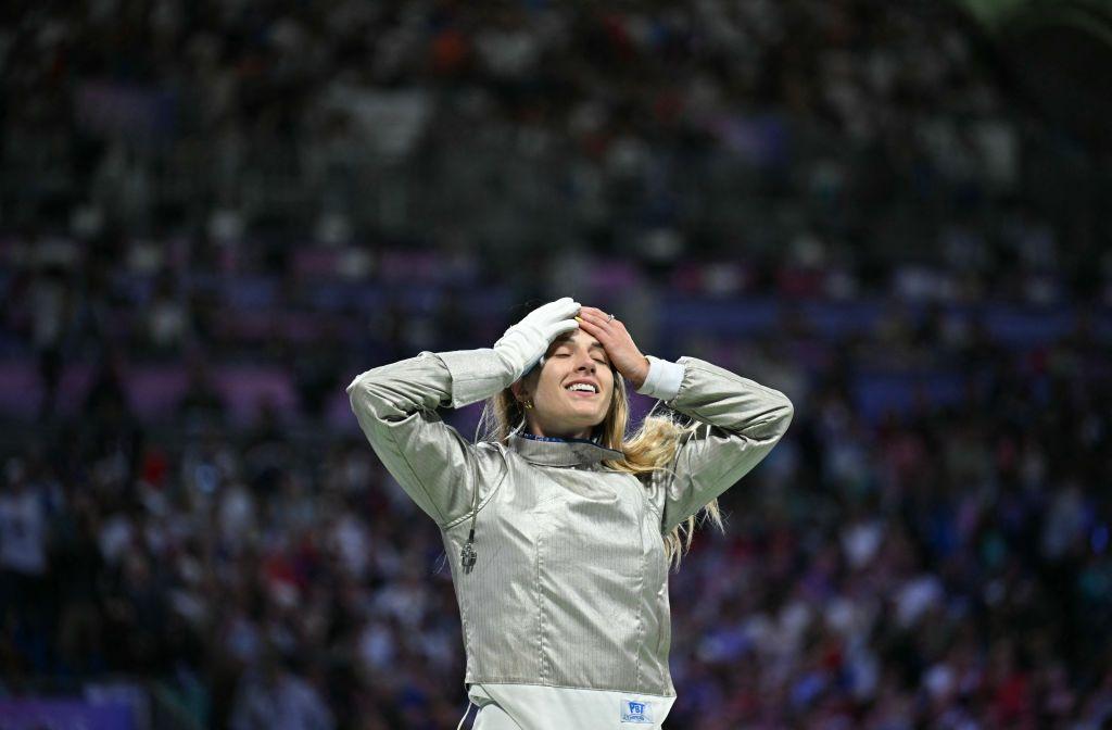 Ukraine's women's saber fencing team sweeps past semi-finals, to face Korea in finals tonight