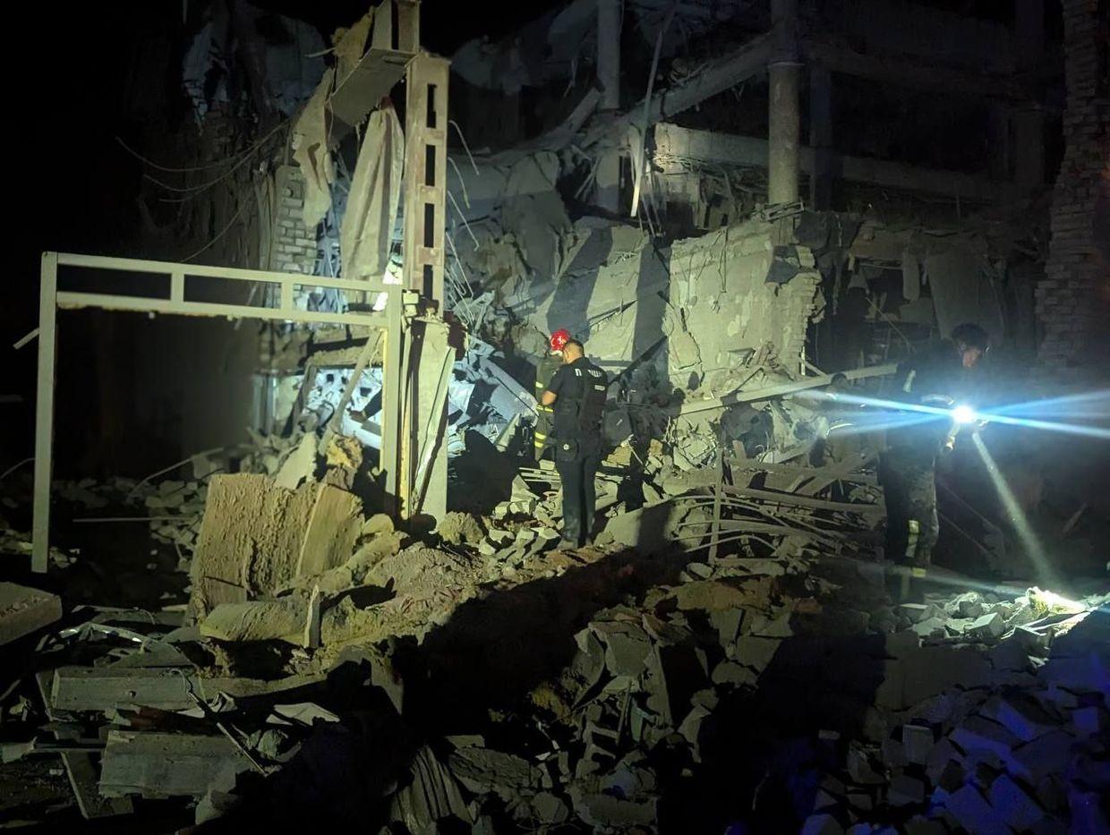 Civilians killed, injured as Russia launches large-scale attack on Ukraine for second night in a row