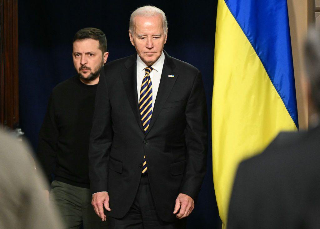 Zelensky comes to US in attempt to boost firepower, pitch victory