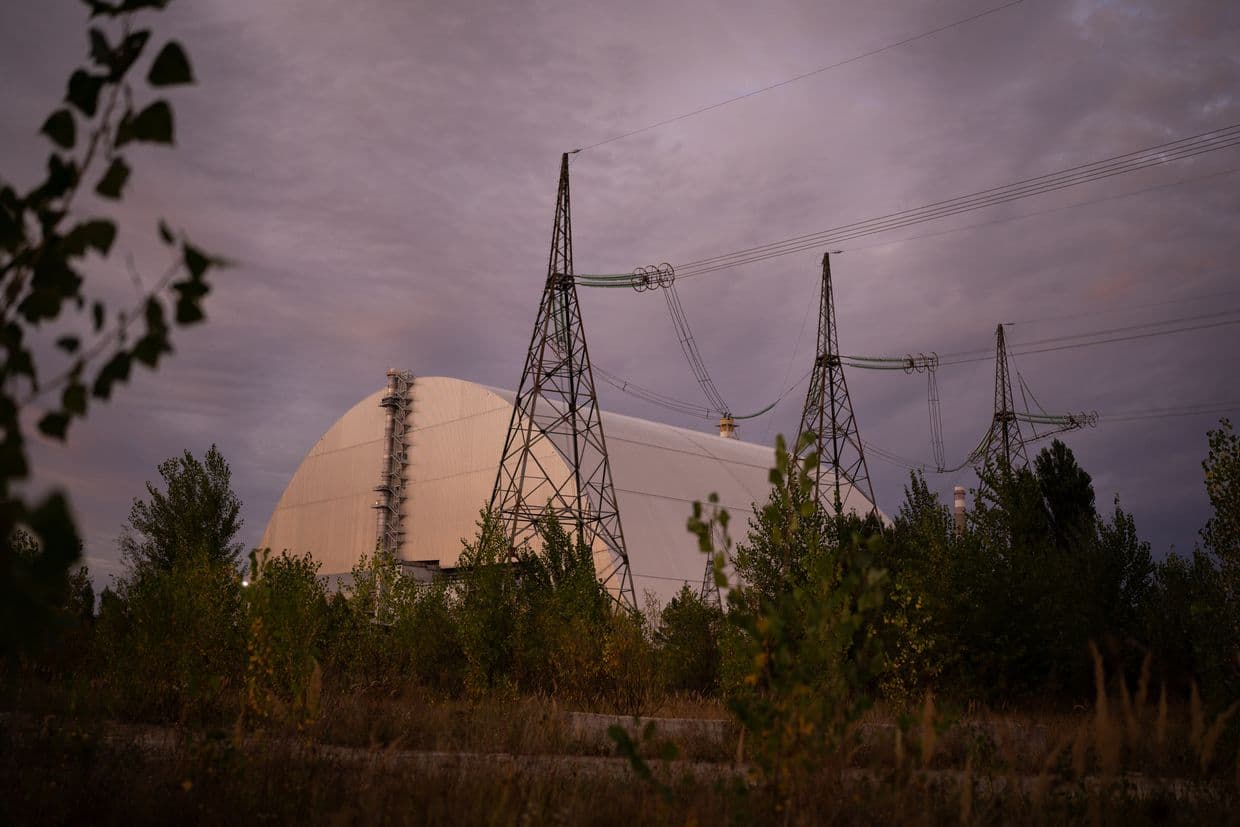 Chornobyl protective structure could collapse following Russian strikes, plant director warns