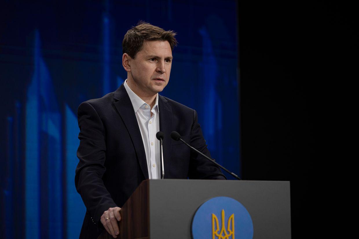 Zelensky will only meet with Putin in Istanbul, lower-level talks pointless, aide says