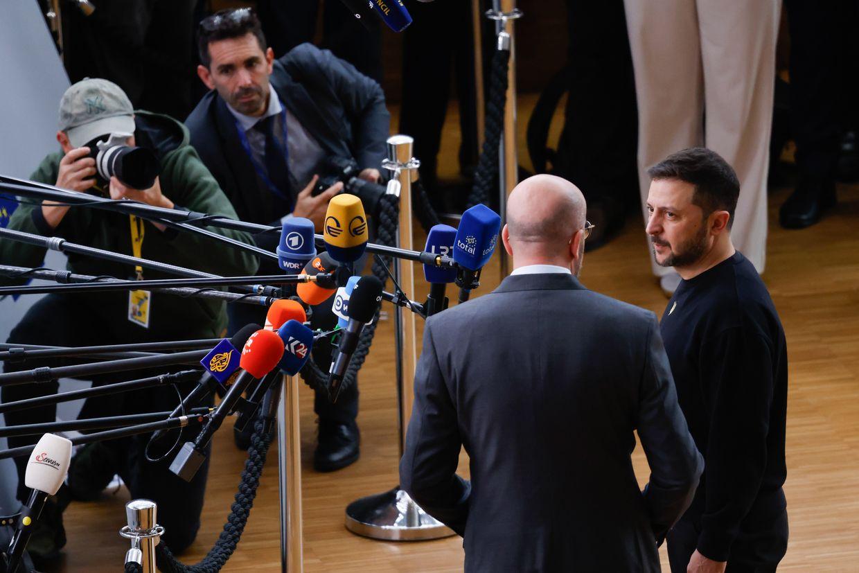 Zelensky arrives in Brussels to pitch Ukraine's victory plan to European Council