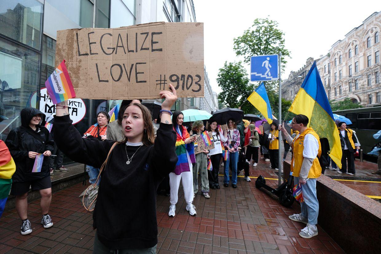In landmark ruling, same-sex couple recognized as family by Ukrainian court