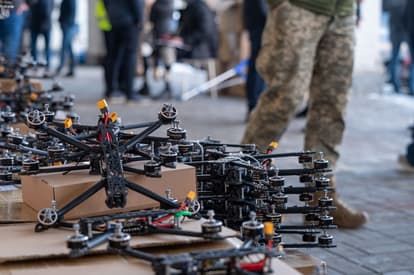 Ukrainian naval drone-launched FPV drones hit Russian air defenses in ...